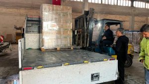 Bergama Belediyesi'nden 137 mahallede gıda kolisi dağıtımı