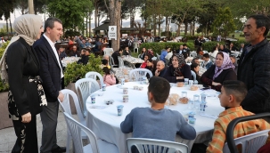 Bergama'da 2 bin kişilik iftar sofrası kuruldu