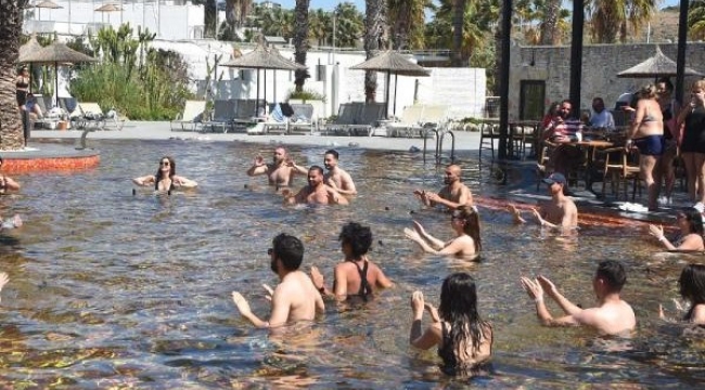 Bodrum plajlarında bayram hareketliliği