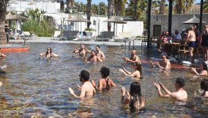 Bodrum plajlarında bayram hareketliliği