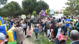 Bornova'da şölen gibi 23 Nisa! Gökyüzü uçurtmalarla renklendi