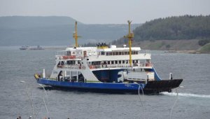 Bozcaada ve Gökçeada feribot seferlerine 'fırtına' engeli