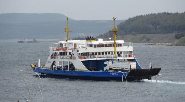 Bozcaada ve Gökçeada feribot seferlerine 'fırtına' engeli