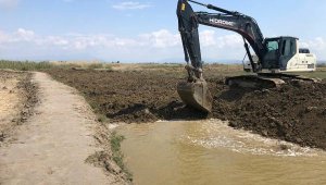 Büyük Menderes Deltası'nda kaçak açılan su kanalı kapatılıyor
