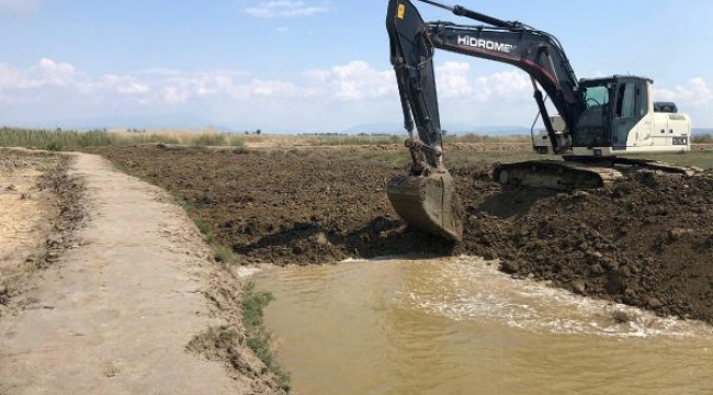 Büyük Menderes Deltası'nda kaçak açılan su kanalı kapatılıyor