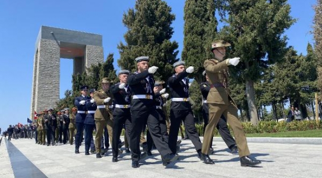 Çanakkale Kara Savaşları'nın 108. yıl dönümünde şehitler anıldı