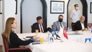 Deprem belgeselinin gösterimi yapıldı