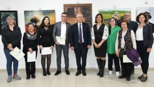 "Dostları" Aşık Veysel'i unutmadı! Karabağlar'da karma sergi açıldı