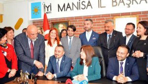 'En az 4 vekil alırız' diyen İYİ Partili Sunat'a, 5'inci sıradaki adaydan sitem