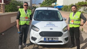 Gaziemir Belediyesi ekipleri, deprem bölgesinde hasar tespiti yapıyor