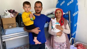 İslahiye konteyner kentinin ilk bebeği 'Ayşegül'