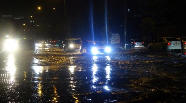 İzmir her yağmurda bu hale geliyor