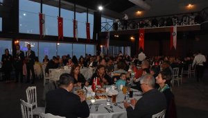 İzmir polisi, şehit aileleri ve gazilerle iftar yemeğinde bir araya geldi