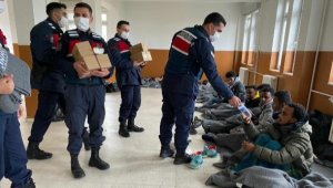 İzmir'de 32 kaçak göçmen yakalandı