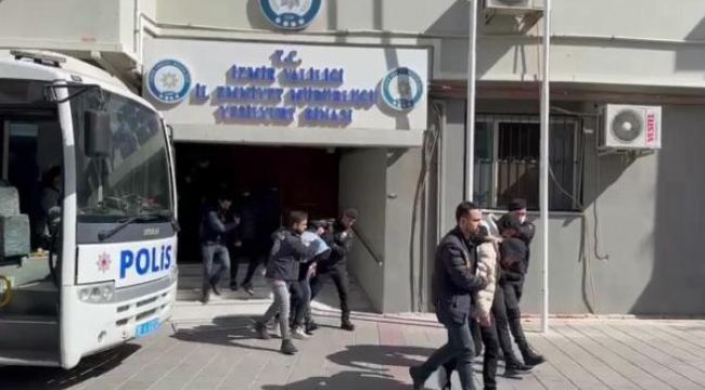 İzmir'de kredi kartı çetesine operasyon