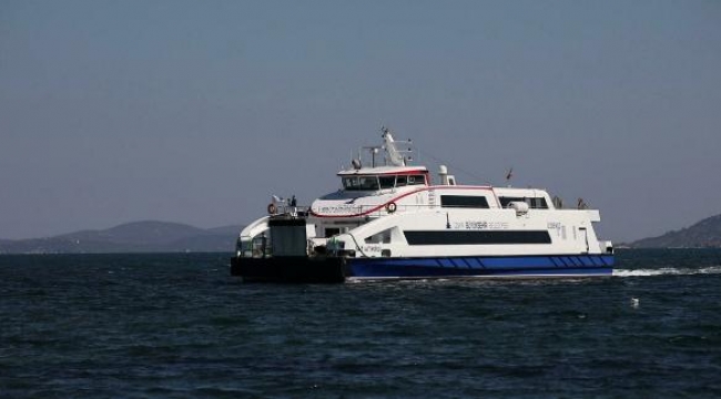 İzmir'de vapur seferleri, kuvvetli rüzgar nedeniyle iptal edildi