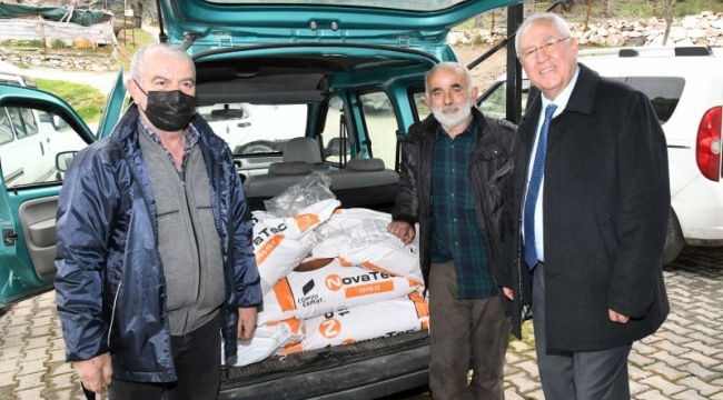 Karabağlar Belediyesi, üreticilere bu yıl da gübre dağıtımı yaptı