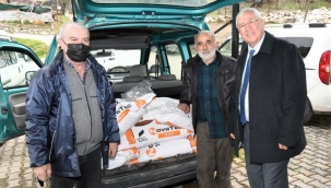 Karabağlar Belediyesi, üreticilere bu yıl da gübre dağıtımı yaptı