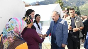 Kemoterapi şişesiyle görev yapan vali ameliyat oldu