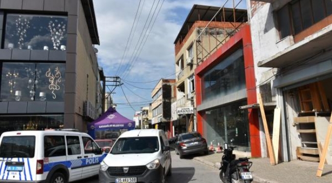 Motosikletli maskeli saldırganlar ateş açtı