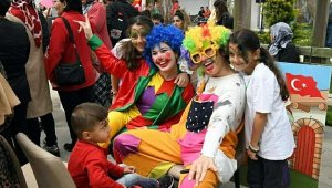 Muğla'da depremzede çocuklar şenlikte eğlendi