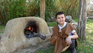 Öğrenciler İzmir'in 8 bin 500 yıl öncesinin yaşantısını gördüler