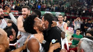 Pınar Karşıyaka, şampiyon-lider dinlemiyor! Efes'i de yendi