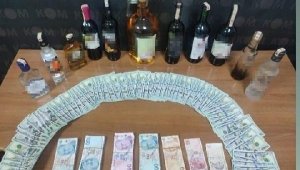 Sahte dolarla alışveriş yapan 3 kişiye gözaltı