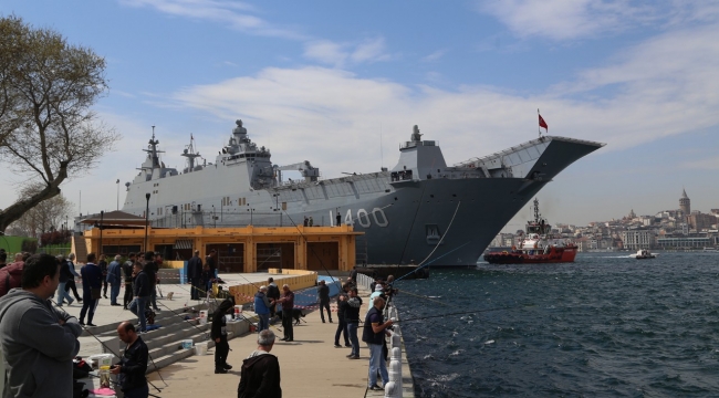 Türkiye'nin uçak gemisi İzmir yolunda