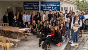 Yabancı öğrenciler Kuşadası'nda geri dönüşümle ilgili bilgi aldı