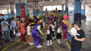 Yunusemre'de çocuklar 23 Nisan'ı doyasıya eğlenerek kutladı