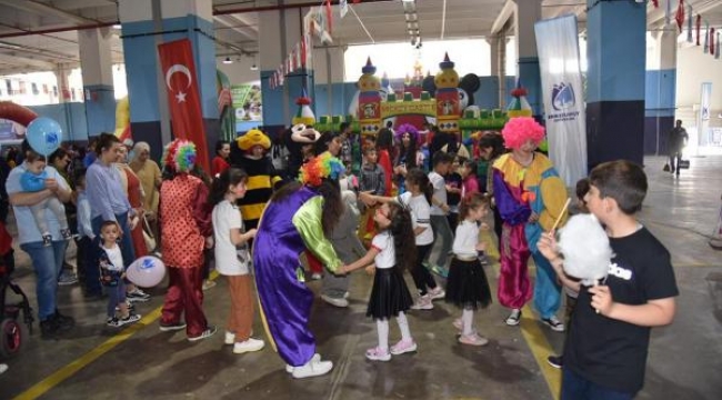 Yunusemre'de çocuklar 23 Nisan'ı doyasıya eğlenerek kutladı