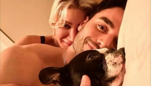 Alaçatı'dan dönen sevgilisini yatağa attı