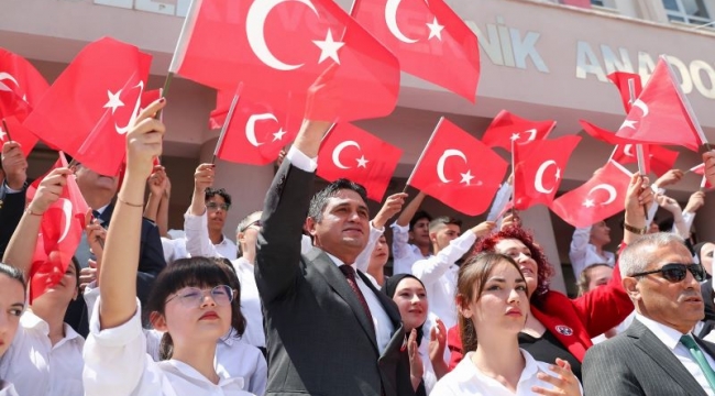 Aliağa'da Atatürk'ü Anma, Gençlik ve Spor Bayramı coşkusu yaşandı