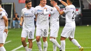 Altay'da oyuncular ödeme bekliyor
