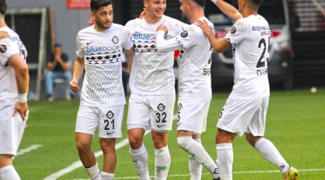 Altay'da oyuncular ödeme bekliyor