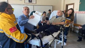 Ambulansla getirilip, sedyede oyunu kullandı