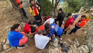 Amerikalı turisti, 2 saat sedyeyle taşıdılar