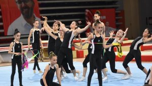 Bakan Kasapoğlu cimnastik ailesiyle buluştu