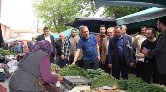 Bakan Kasapoğlu'ndan memleketi Kula'da esnaf ziyareti