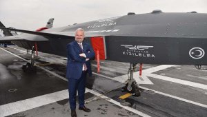 Başkan Pehlivan, öğrenciler ve muhtarlara TCG Anadolu'yu gezdirdi