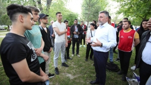 Başkan Sandal'dan gençlere mesaj: Sandığa gidin, geleceğinizi geri alın