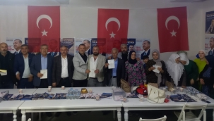 Bayraklı'da CHP'li üyeler AK Parti'ye geçti