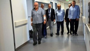 Bir günde 4 hastaya robotik prostat ameliyatı