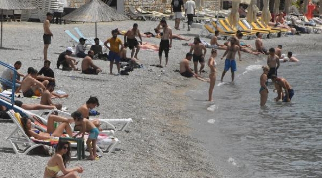 Bodrum'da oyunu kullanan sahile akın etti