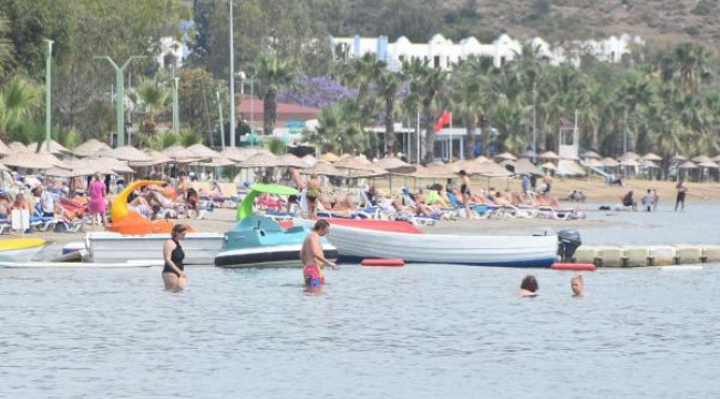 Bodrum'da oyunu kullanan seçmenler soluğu plajda aldı