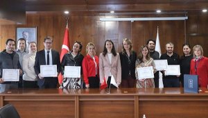 Dokuz Eylül Üniversitesi, 4 yılda 10 bin 800 'Mezun Kart' dağıttı