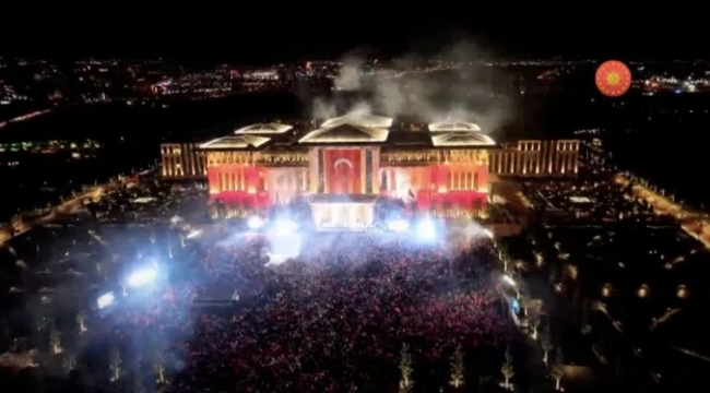 Erdoğan'ın balkon konuşmasına yoğun ilgi