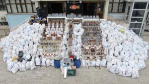 Evini sahte içki imalathanesine çevirdi