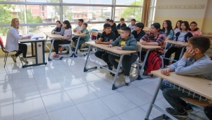 Gaziemir Belediyesi Destek Eğitim Kursu, ücretsiz sınavlara hazırlıyor